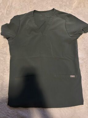 Figs Women  V-Neck Scrub Top — Olive Green